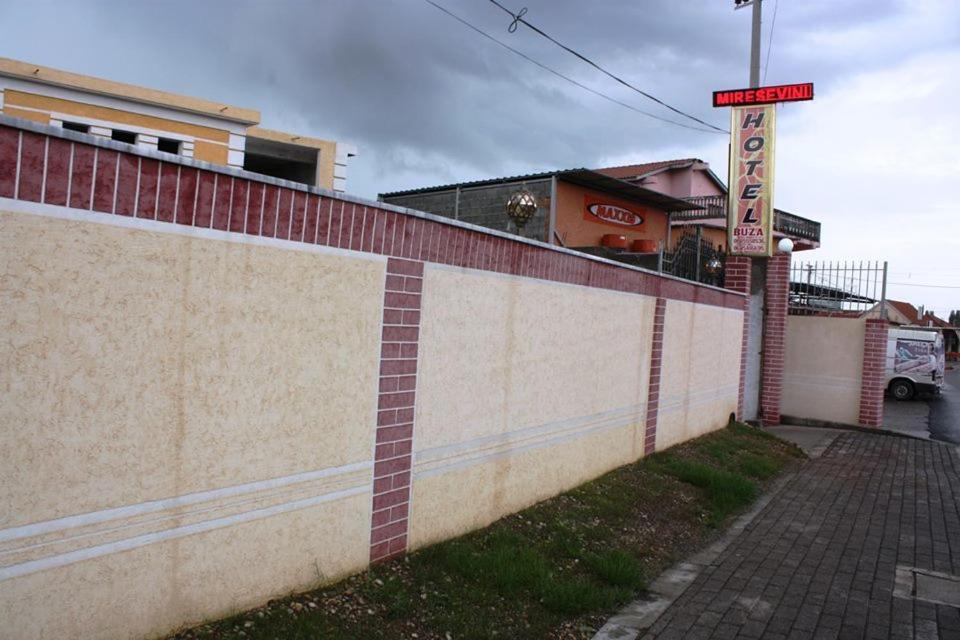 Hotel Buza New Shtoj Exterior photo